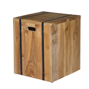 Esta mesa auxiliar de estilo industrial 'Hole' de Chic Teak, fabricada con madera de teca ecológica, presenta una construcción en forma de cubo. - Product Image 1