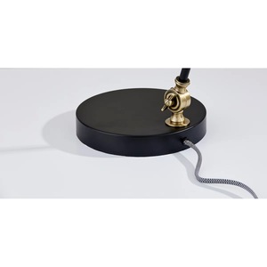 Lámpara de Mesa Moderna de Lujo en Latón con Pantalla de Tela, Elegante Iluminación Decorativa para Dormitorio y Sala de Estar - Product Image 4