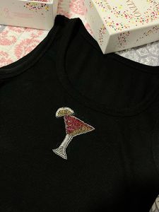 Haut en coton blanc et rose brodé Butti, rembourré, à col licou, avec pompon blanc laiteux, longueur courte, dos noué, en tissu tricoté - Product Image 5