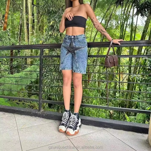 Short en jean décontracté et ajusté pour femme, personnalisable par le fabricant, avec coupe et couture cinq étoiles - Product Image 4