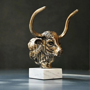 Sculpture en laiton artisanale, œuvre d'art décorative moderne pour appartements de luxe, villas et collections de design d'intérieur commercial - Product Image 6