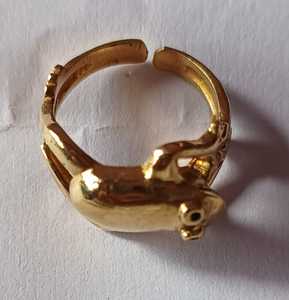 Anillo de acero inoxidable para mujer, chapada en oro incrustaciones de piedra, Diamante de corte moderno para fiesta de compromiso, joyería cristiana de la India - Product Image 1