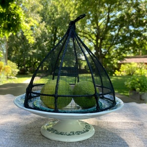 Bandeja Redonda de Metal de Alta Calidad para Servir Alimentos con Cubierta Superior de Diseño Único y Elegante al Precio Más Bajo - Product Image 5