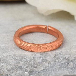 Anillo Ajustable de Cobre Puro Forjado a Mano con Grabado Om Namah Shivay, Joyería de Moda para Hombre y Mujer, Artesanal Moderno - Product Image 6