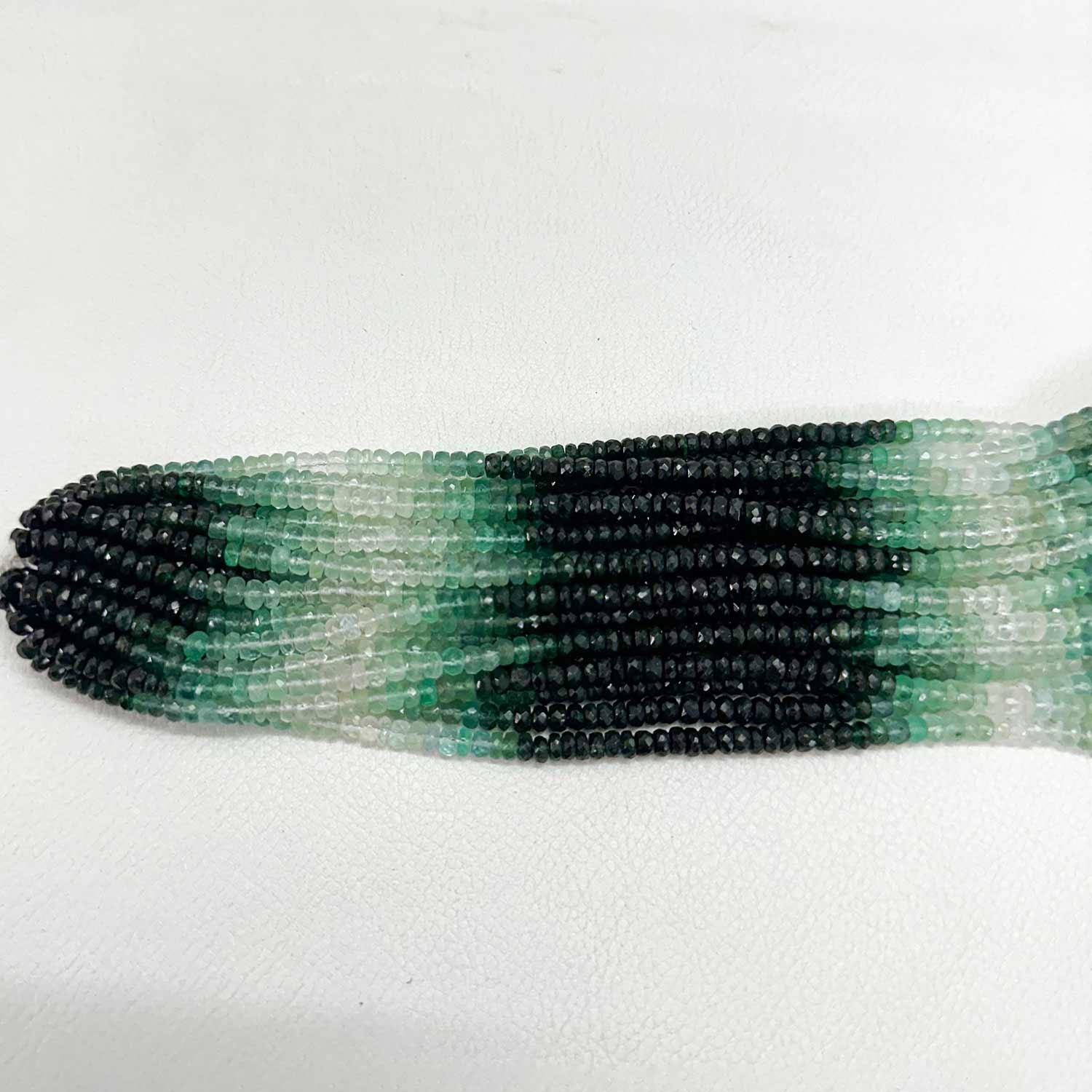 สีเขียว