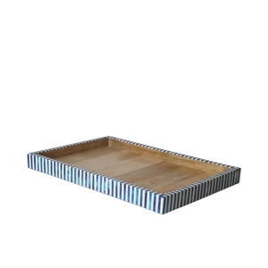 Bandeja de servir de madera de gran venta con borde de rayas azules, bandeja rectangular, bandeja organizadora multiusos, bandejas decorativas para servir. - Product Image 1