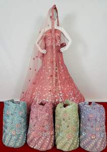 Robe Saree de mariage de style indien pakistanais pour adultes Multi-Resham Séquence de travail Net Fleur Brodée Lehenga Indien - Product Image 2