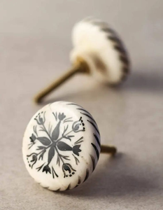 Bouton de meuble en os incrusté, finition antique, de bonne qualité, logo personnalisé pour cuisine, par Hf crafts - Product Image 3