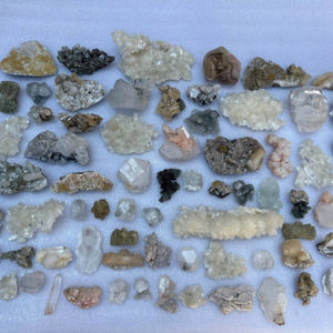 Lot de minéraux de zéolite naturelle mélangée, magnifiques spécimens de cristaux de qualité supérieure, collection de pierres assorties, ensemble de décoration et de guérison, coffret cadeau - Product Image 1