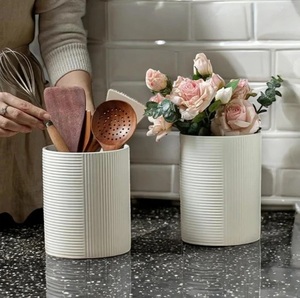 Portautensilios de Cerámica Acanalado, Diseño Cilíndrico Alto, Acabado Mate, Resistente, Organizador de Almacenamiento para Encimera de Cocina - Product Image 5