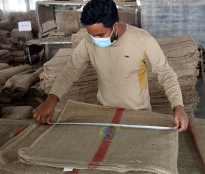 Saco de Yute Rojo de 120x70cm con Franjas, para Empacar Arroz, Cacao, Anacardos, Ecológico, Biodegradable, con Impresión de Logotipo Personalizado - Product Image 3