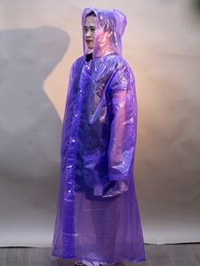 Imperméable pour une seule personne Commande personnalisée Imperméable temporaire jetable en plastique PE Vente en gros de marque vietnamienne - Product Image 3
