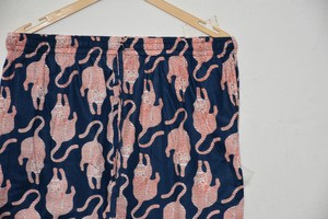 Ensemble de pyjama pour femmes de haute qualité, bleu marine, en coton tissé, élégant, à motif léopard, boutonné, col cranté, respirant - Product Image 5