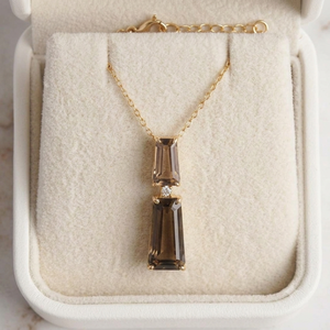 Élégant pendentif baguette en quartz fumé, laiton plaqué or 18 carats, collier classique DIY pour femme, design géométrique avec accent diamant rond - Product Image 4