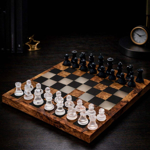 Jeu d'échecs de luxe haut de gamme fait main en bois et résine, pièces noires transparentes, emballage durable pour un jeu élégant - Product Image 6
