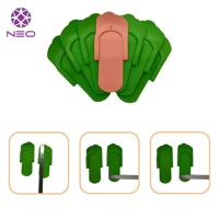 Paires en vrac de pantoufles de maison jetables, tongs épaisses et antidérapantes, lavables et de couleurs aléatoires, prêtes à être importées de l'usine du Vietnam