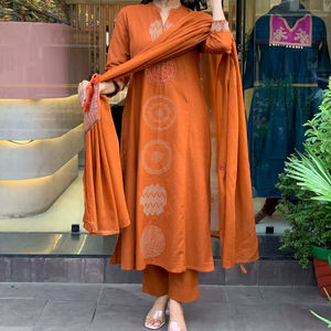 Traje Salwar de seda Chanderi indio-pakistaní de diseño moderno, exclusivo, de primera calidad, elegante para mujer, ideal para fiestas. - Product Image 1