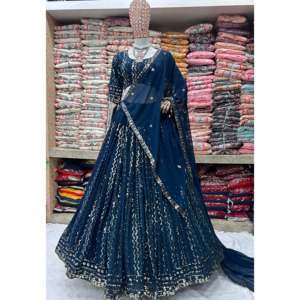 Hermosos vestidos de noche bordados Lehenga Choli para fiestas - Product Image 2