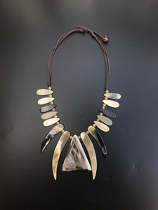 Collier pendentif en corne de buffle, écologique, moderne, fait main, pour décoration de mariage et cadeau, personnalisé par Perfect Enterprises - Product Image 3