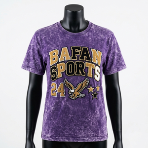 Camiseta de Algodón Grueso de 240 GSM para Mujer, Estilo Acid Wash, Color Morado Vintage, con Parche de Chenilla con Logotipo - Product Image 1