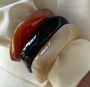 Bracelets élégants en résine pour femmes, légers, imperméables, bijoux au design moderne pour un usage quotidien, cadeau d'affaires, meilleure qualité - Product Image 4