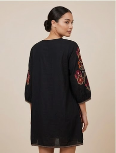 Vestido Mini Holgado de Algodón con Manga Corta y Cuello en V, Diseño Sólido con Detalle Floral y Bolsillos, para Mujer, Informal, para Fiestas - Product Image 5