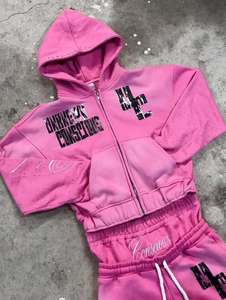 Ensemble survêtement rose en molleton épais pour homme : sweat à capuche court zippé et pantalon large, avec broderie graphique, style streetwear - Product Image 4