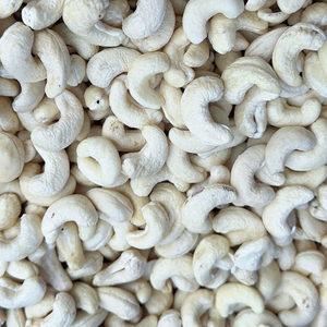 Fabrication de noix de cajou brutes en gros Noix de cajou Ww240 Premium Vietnam Noix de cajou en gros exportées vers l'Asie, l'UE, le Moyen-Orient - Product Image 1
