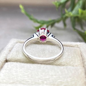 แหวนหมั้นพลอยทับทิมสำหรับผู้หญิง แหวนพลอยสีแดง เงินสเตอร์ลิงหรือทองคำแท้ ของขวัญเครื่องประดับประจำเดือนกรกฎาคม - Product Image 4