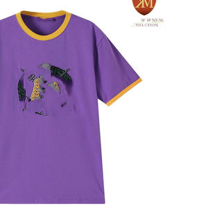 Camiseta de Punto con Bordado Chenille Personalizada Omega Shield Greek Life, Cuello Redondo, Transpirable, Casual, Manga Corta, Corte Regular, 100% para Hombre - Product Image 3