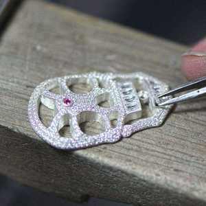 Broche de Calavera Esqueleto Personalizado de Plata de Ley 925 con Moissanita VVS Iced Out para Hombre y Mujer, Regalo para Fiesta, Joyería Fina Hiphop - Product Image 1