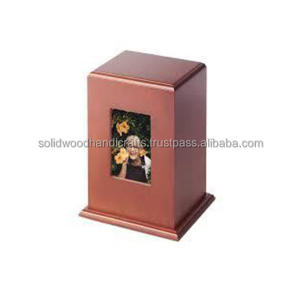 Urne funéraire en bois artisanale pour cendres d'adultes, urnes funéraires humaines, urnes funéraires de haute qualité - Product Image 1