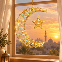 Décoration murale en forme de petite lune lumineuse à piles avec cadre en fil doré et ruban irisé, durable et réutilisable pour le Ramadan