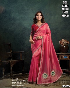 Sari Tradicional de Seda Rosa con Diseño de Llama, con Características de Absorción de Humedad y Antiarrugas para Mujer - Product Image 1
