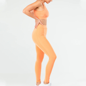 Conjunto de yoga sin costuras de cintura alta, top corto tipo racerback de color sólido, leggings largos, ropa deportiva rosa - Product Image 1