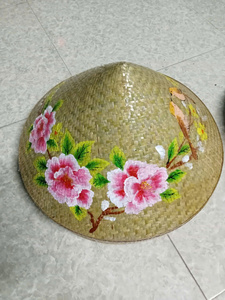Sombrero de Paja Cónico con Recubrimiento Impermeable Natural de Marca Privada, Accesorio para Uniformes de Hoteles y Resorts, Fabricante de Vietnam - Product Image 4