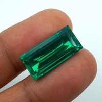 Émeraude verte naturelle 14,50 ct, taille baguette (21x10x12MM), modèle N-113-HAYAAT GEMS, pour la fabrication de bijoux