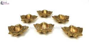 Nirmala Handicrafts Traditional Handcrafted Brass Diya Shape Indian Oil <b>Lamp</b> for Home Temple Mandir Diwali Decor Festive Return - Product Image 3