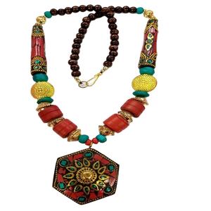 Collar con colgante de cuentas de resina multimosaico rojo bohemio, regalo religioso para mujer, Exportación a granel, precio competitivo - Product Image 1