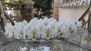 Fleurs artificielles en argile d'orchidée Vanda blanche faites à la main, Phalaenopsis, bouquet floral pour décoration de mariage et de maison, style classique - Product Image 2