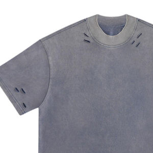 Camiseta Personalizada con Efecto Desgastado por el Sol, Camiseta Gris Vintage con Detalles Desgarrados, Ropa Urbana con Logotipo Personalizado, Unisex, Casual, Calidad Premium - Product Image 6