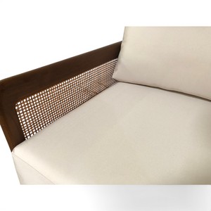 Sofá Moderno Minimalista Curvo de Madera de Teca Sólida y Duradera de 3 Plazas con Panel Lateral de Ratán y Cojín Crema para Apartamento y Parque - Product Image 6
