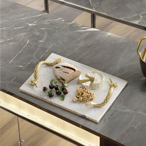 Élégant plateau de service en marbre moderne avec poignées en métal doré en laiton Plateau décoratif personnalisable pour les repas élégants et les cadeaux - Product Image 1