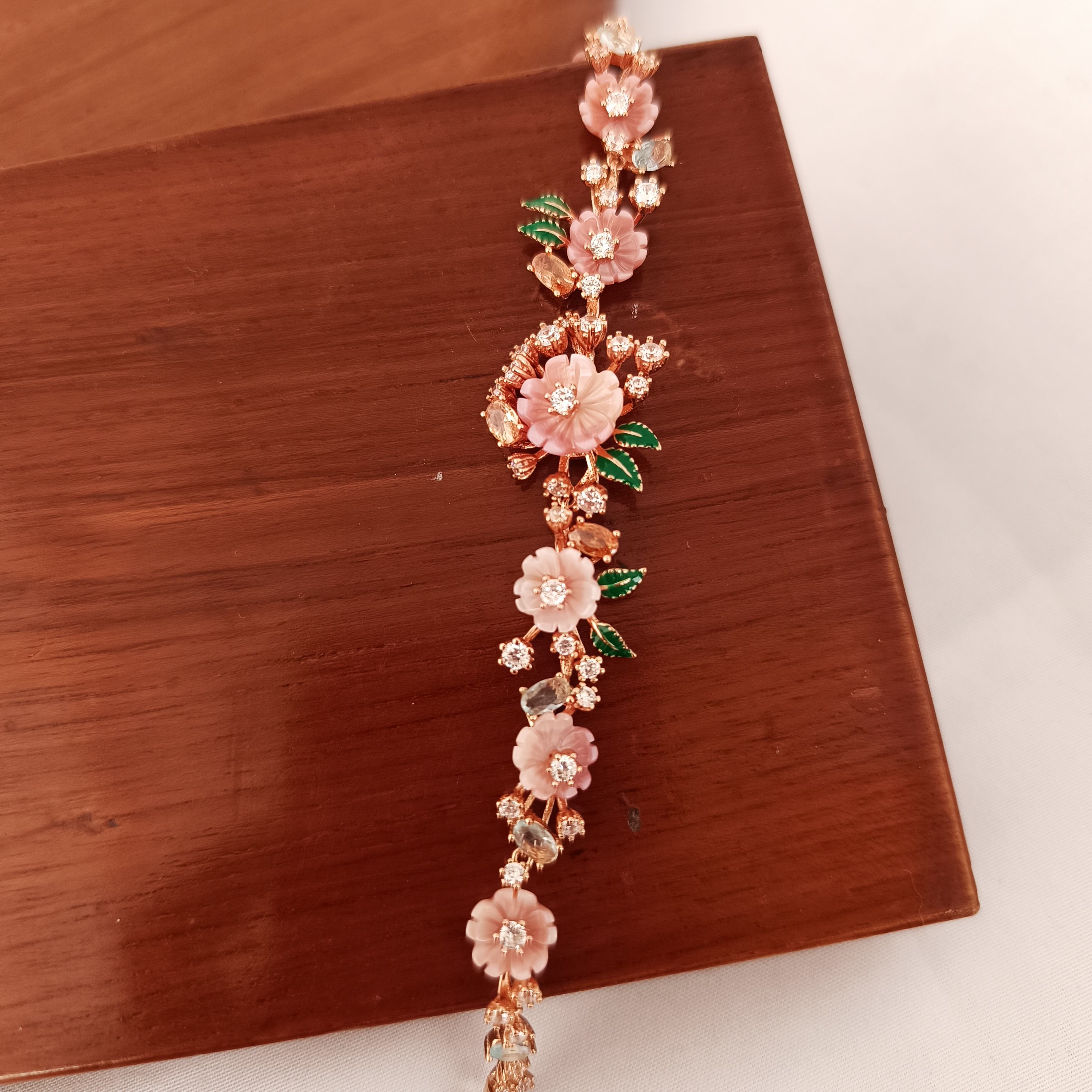 สีเงินในพาเลตสีโรสโกลด์