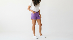 Shorts en jean taille haute violet à bords bruts pour femme – Mini-short décontracté style streetwear pour l'été - Product Image 5