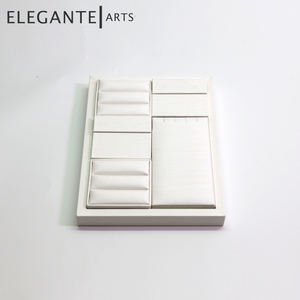 Présentoir de comptoir en daim PU blanc pour magasin - Product Image 5