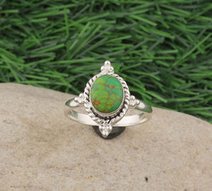 แหวนแต่งงานคลาสสิกสำหรับผู้หญิง ทำด้วยมือจากเงินแท้ ประดับด้วยพลอยสีเขียวธรรมชาติ งานศิลปะแบบพันลวด ขายส่ง - Product Image 3