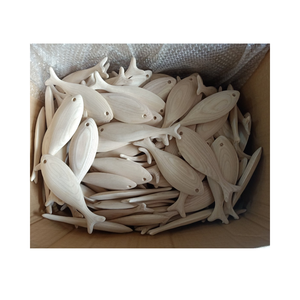 Ornement mural artisanal en bois sculpté écologique en forme de poisson, modèle en bois naturel, décoration nautique côtière pour la maison - Product Image 3