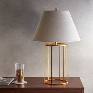 Lampe de table en fer écologique artisanale dorée moderne KS International avec abat-jour en tissu, lampe de bureau décorative pour chambre à coucher, salon - Product Image 1