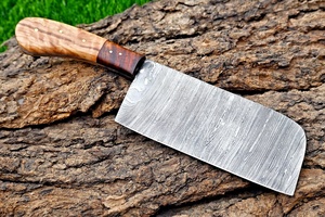 Cuchillo de Cocina Hecho a Mano por A&M Enterprises, Acero de Damasco, Mango de Madera de Olivo, Hoja con Punta Caída, Longitud Total de 12 Pulgadas - Product Image 4